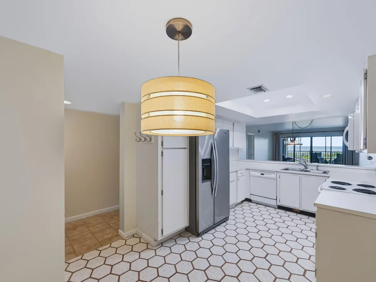 Kitchen at 529 NE Plantation Road 105, Stuart
