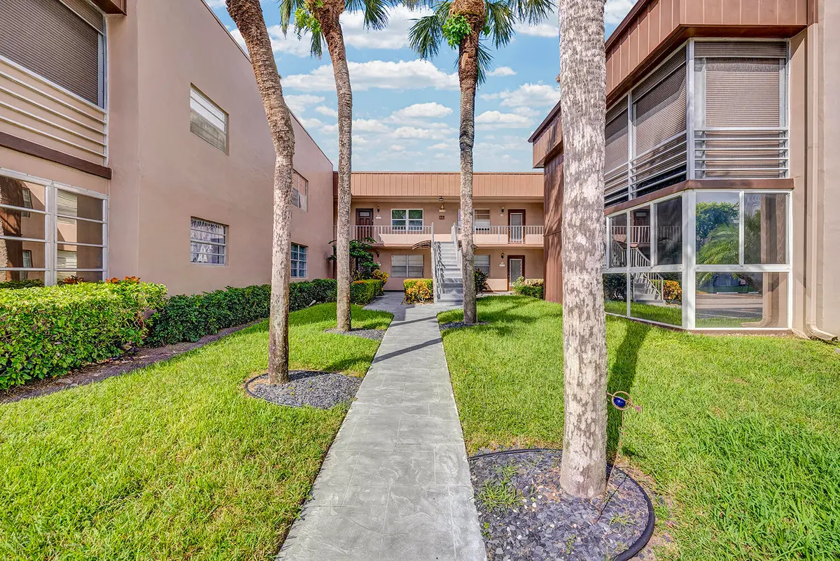 Entrance at 370 PIEDMONT H, Delray Beach