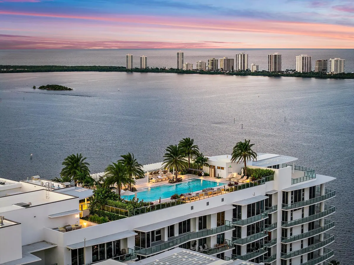 Nautilus 220 Amenities at 220 Lake Shore Drive 1802, Lake Park