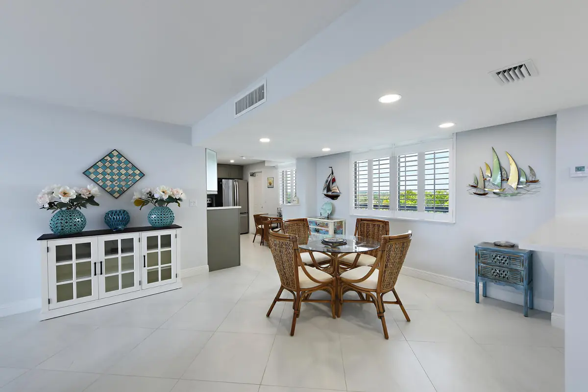 Dining area at 1605 S Us Highway 1 M3-502, Jupiter