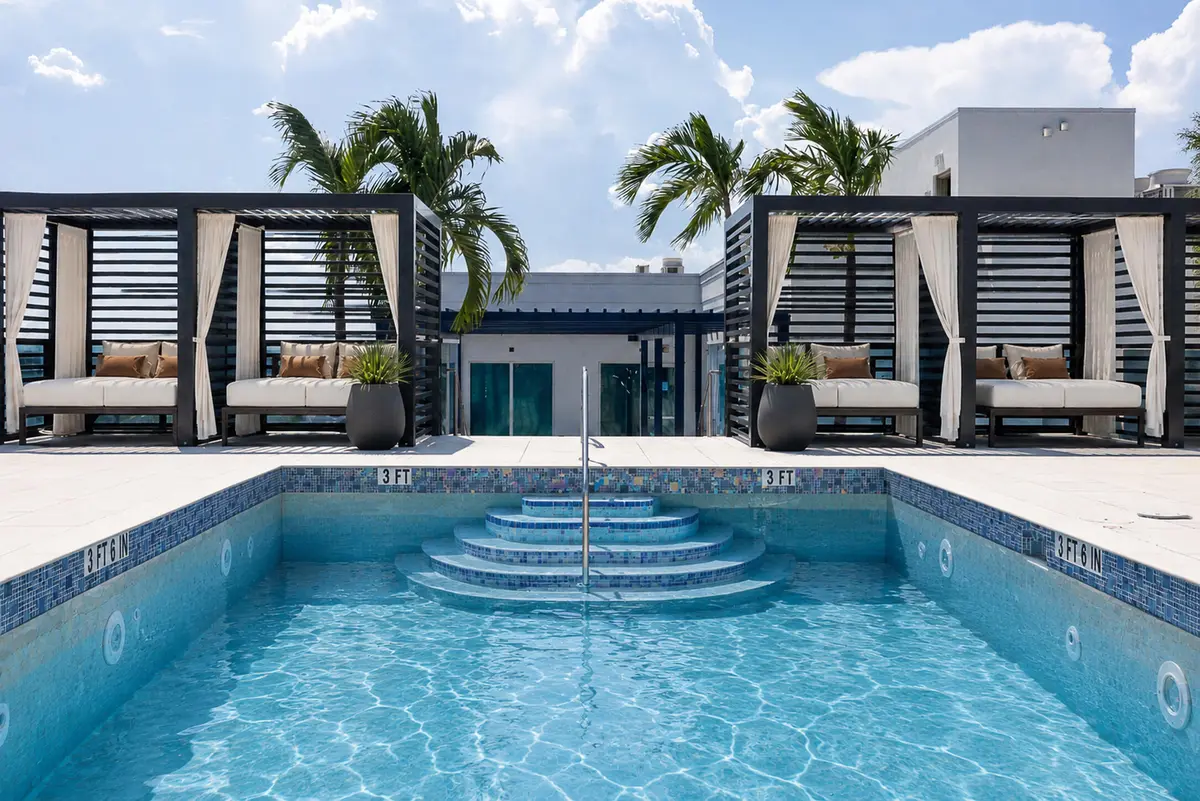 04-Caretta Roof Top Pool at 1011 US Highway 1 B106, Juno Beach