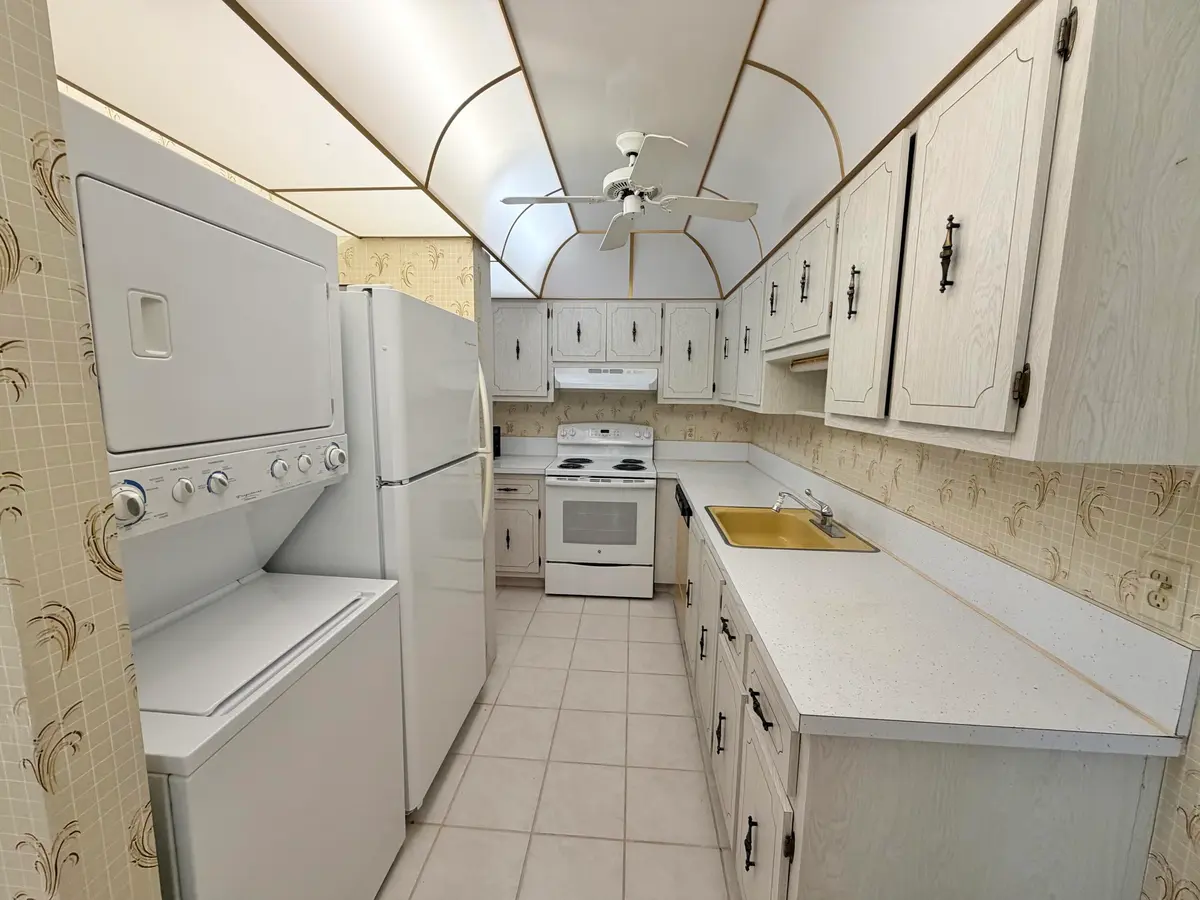 Kitchen at 1150 Mahogany Way 203, Delray Beach