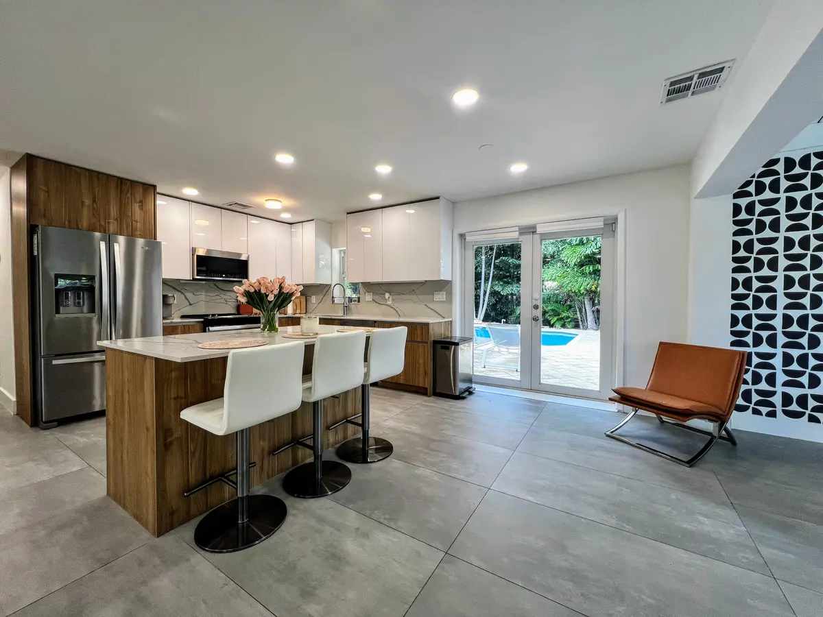 IMG_1824 at 317 NW 26TH Court, Wilton Manors
