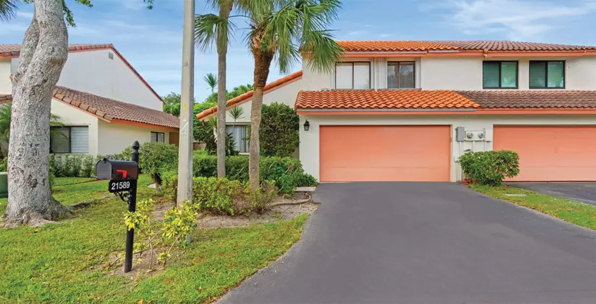Garage & Driveway at 21589 Casa Monte Court, Boca Raton