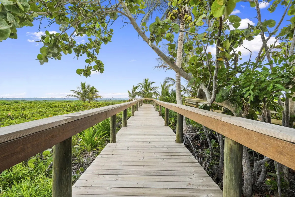 7-web-or-mls-DSC02498 at 3100 N HIGHWAY A1A PHB05, Fort Pierce