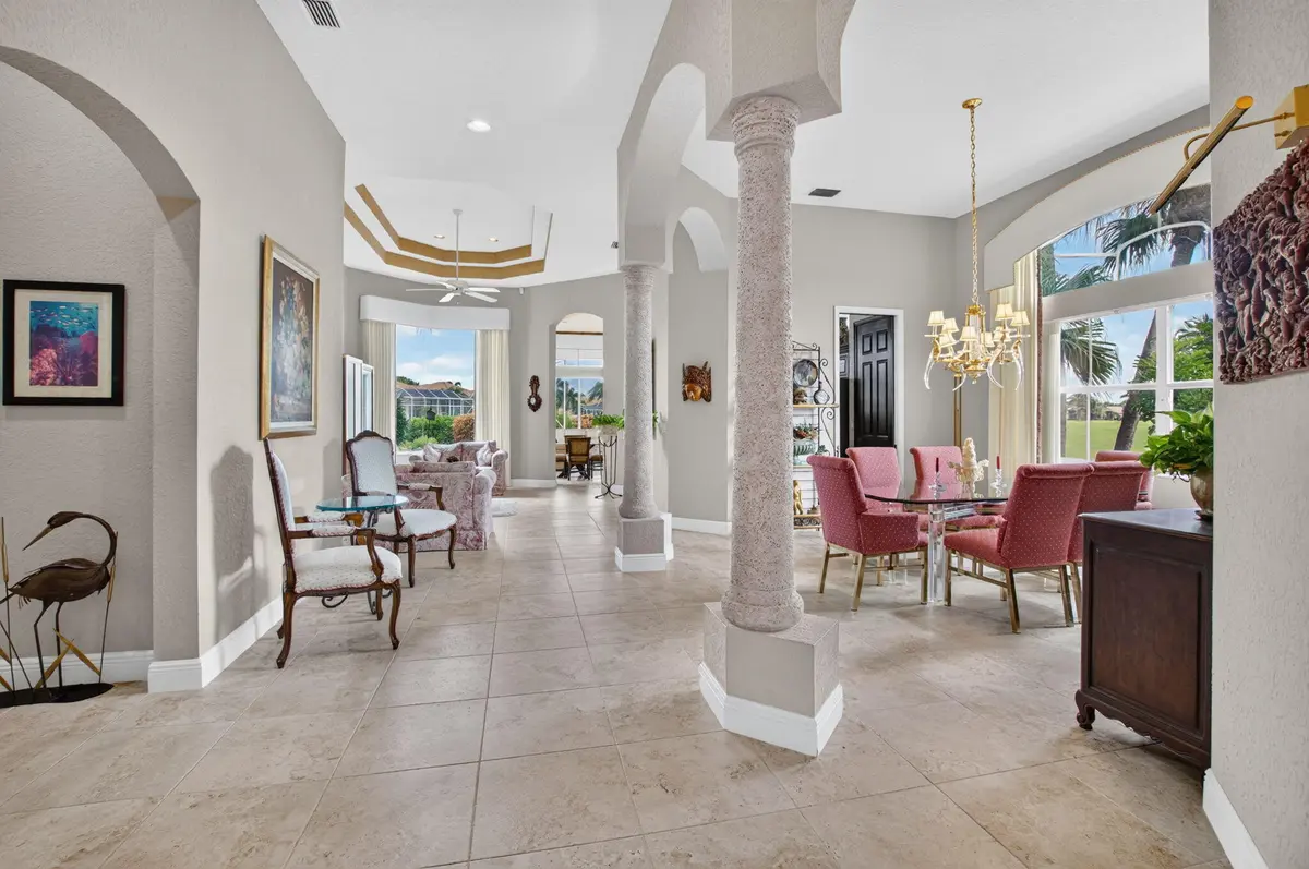 coming in towards dining room at 7038 Fairway Lakes Drive, Boynton Beach