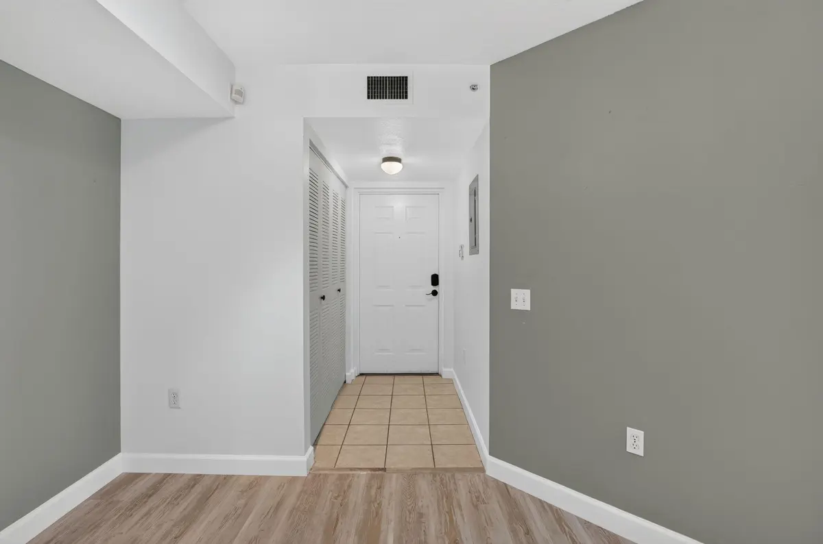 Foyer at 213 Villa Circle 213, Boynton Beach