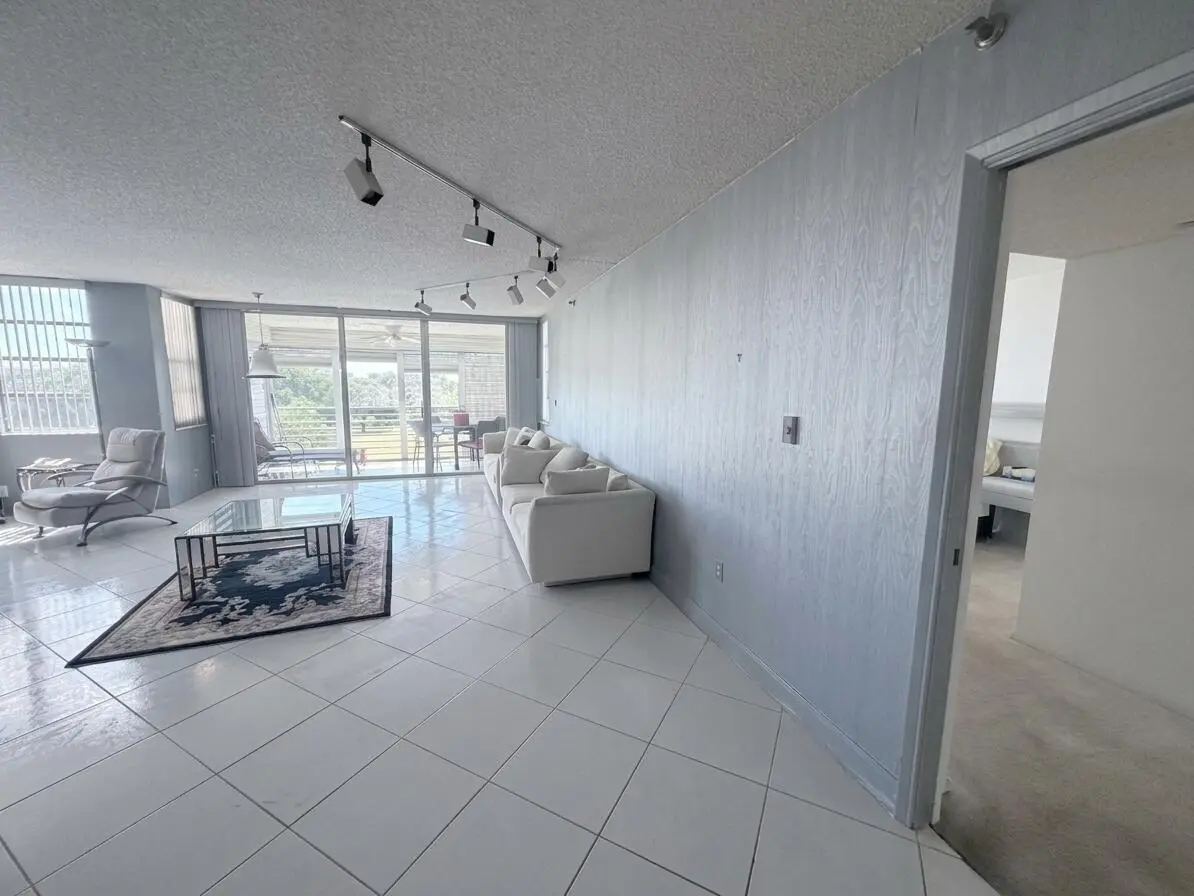 living room 2 at 3510 Oaks Way 502, Pompano Beach