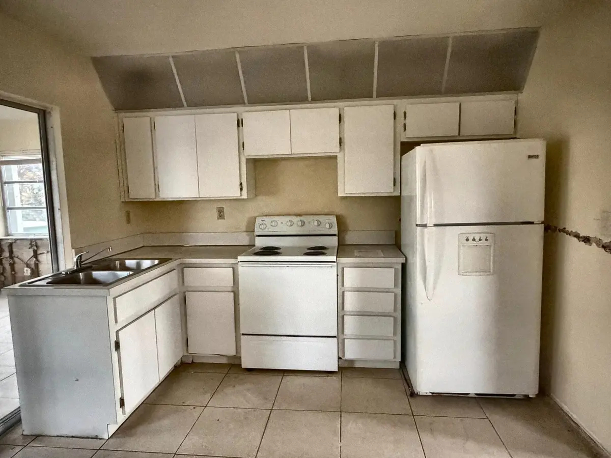 Kitchen at 5718 NW 86TH Terrace, Tamarac