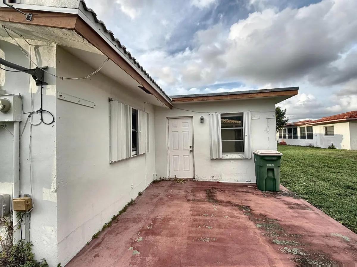 Porch at 5718 NW 86TH Terrace, Tamarac