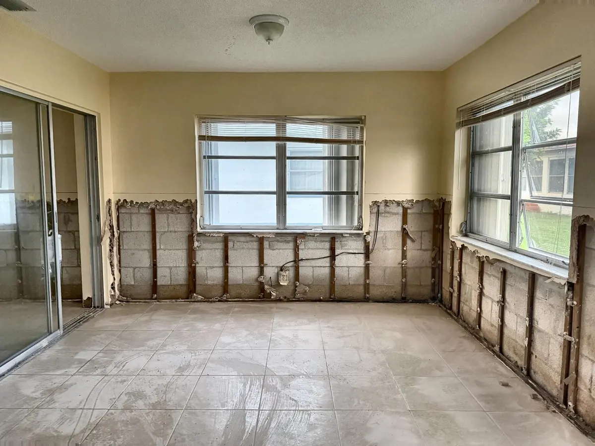 Sunroom at 5718 NW 86TH Terrace, Tamarac