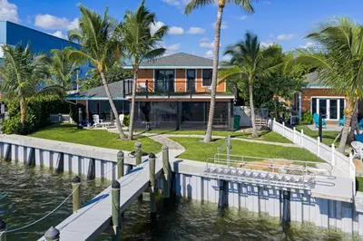 256 E 22nd Court, Riviera Beach – Single Family Residence for rent