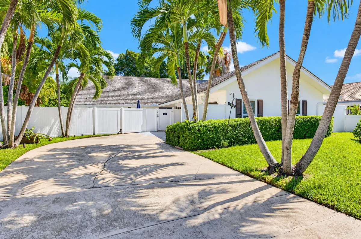 Front of home at 6869 Terra Tranquila Drive, Boca Raton