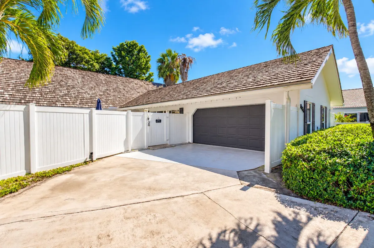 Garage at 6869 Terra Tranquila Drive, Boca Raton