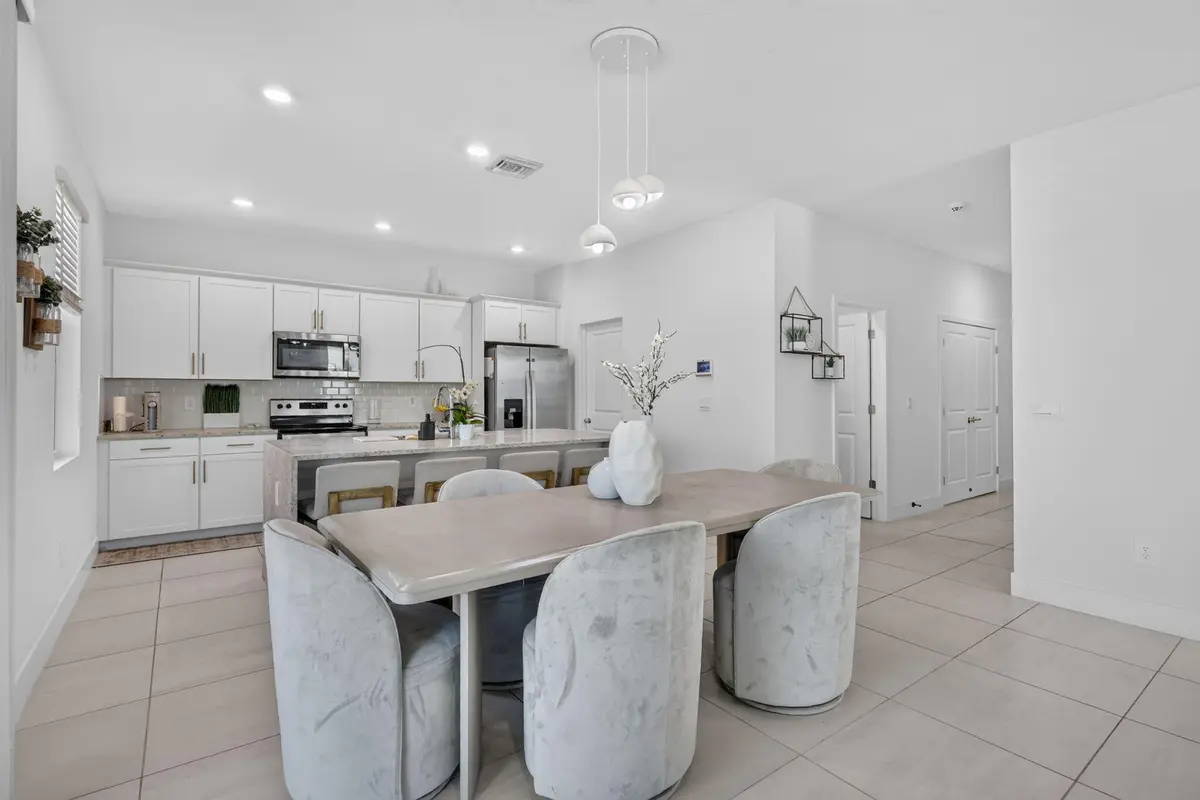 08-Dining at 6800 SE PARK TRACE Drive, Stuart
