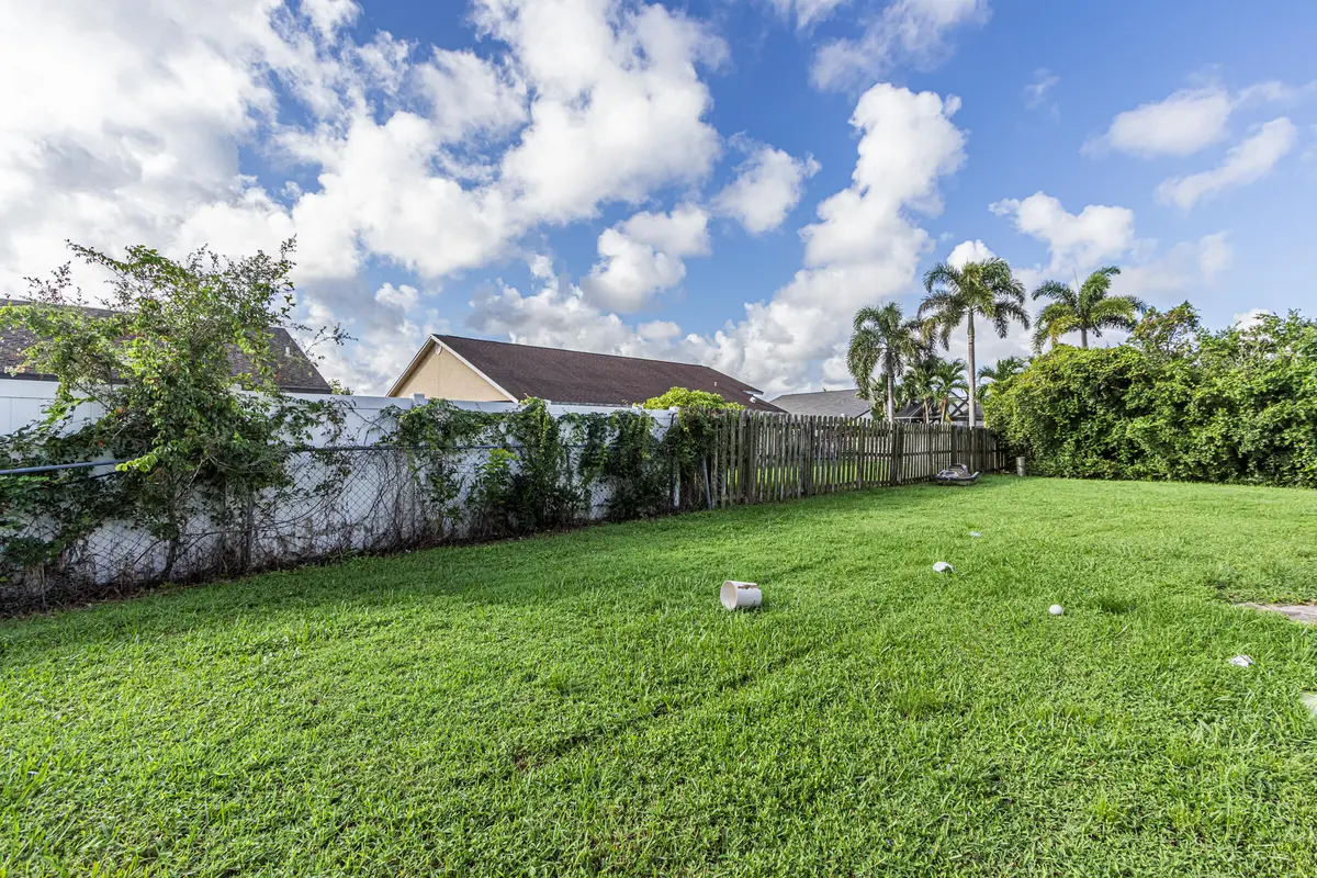 8800-11 at 8800 PLACID Terrace, Lake Worth
