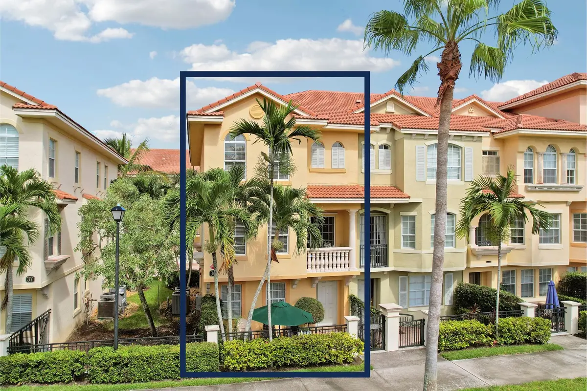 2548 Gardens Parkway - END UNIT at 2548 Gardens Parkway, Palm Beach Gardens