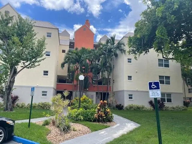 Photo 1 at 8363 Lake Drive 506, Doral