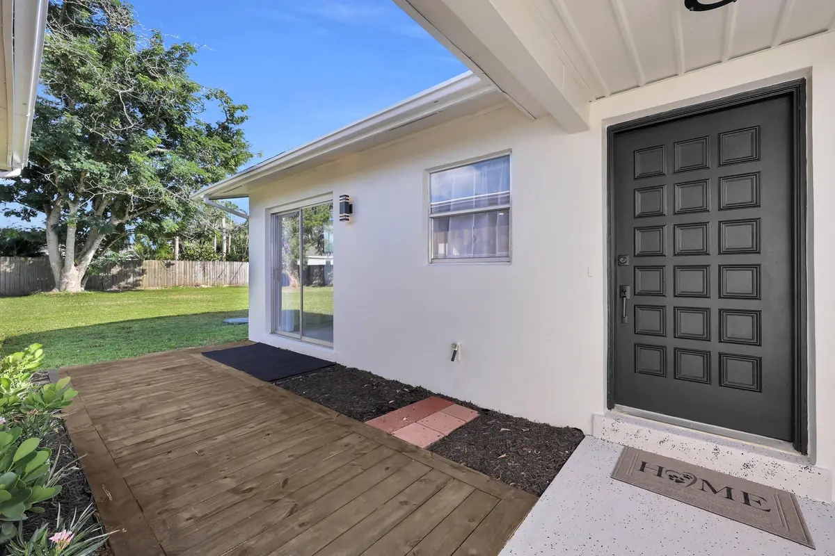 311 nw byron st - 03 at 311 NW Byron Street, Port St. Lucie