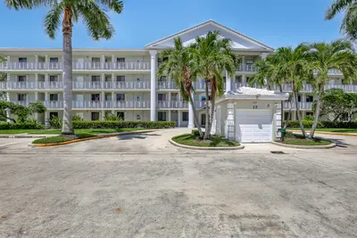 2621 VILLAGE Boulevard 203, West Palm Beach – Condominium for rent