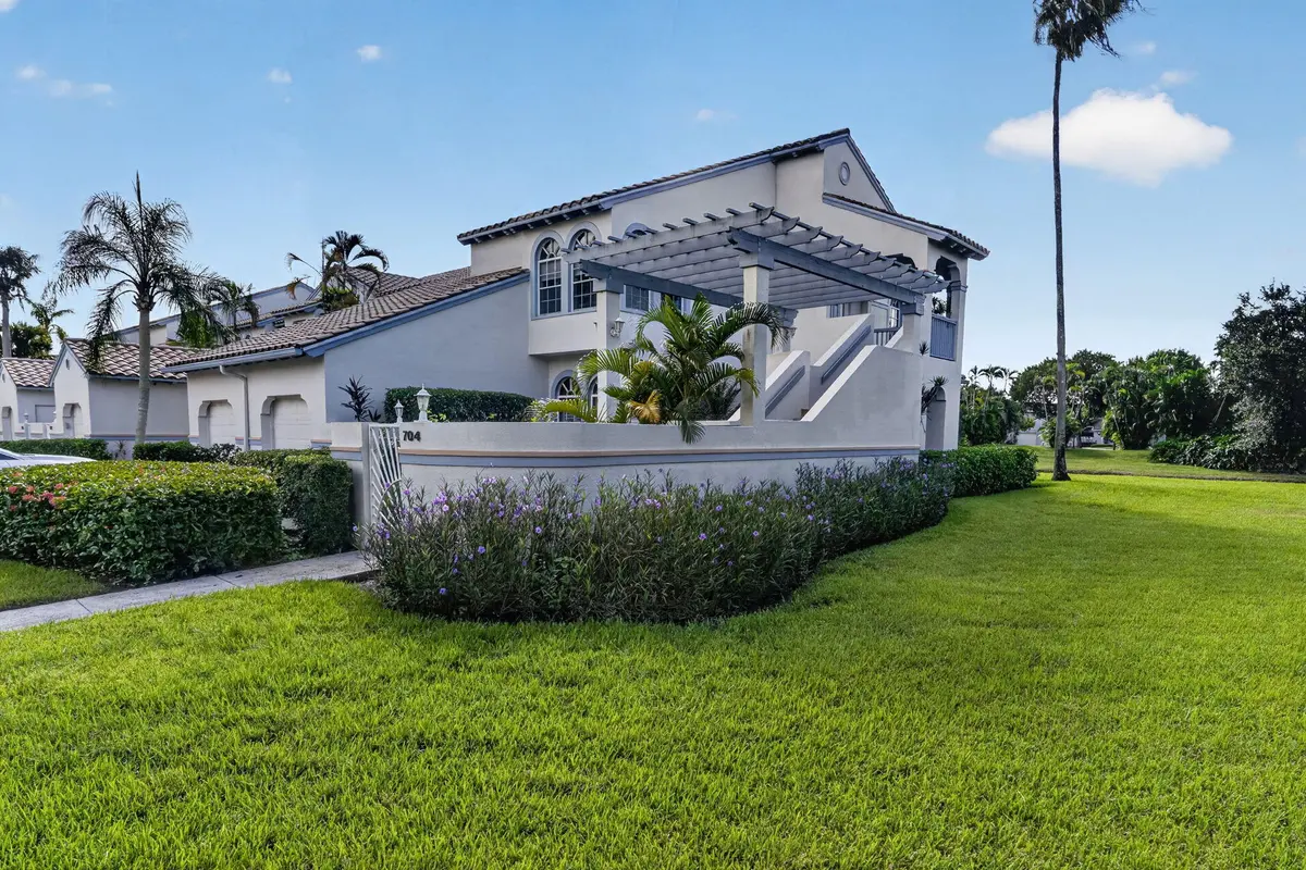 2-web-or-mls-_MLP9400 at 704 Ryder Cup Circle, Palm Beach Gardens
