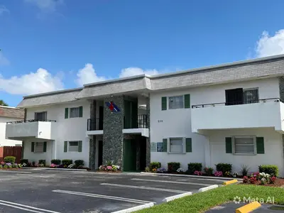 320 SW 1st Street D-2, Pompano Beach – Condominium for rent