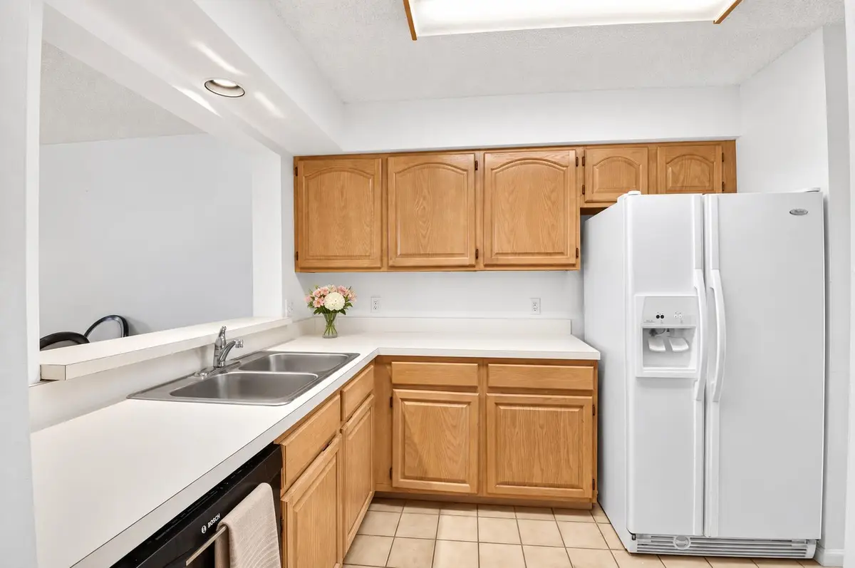 COUNTERSPACE at 9316 BOCA GARDENS Parkway D, Boca Raton