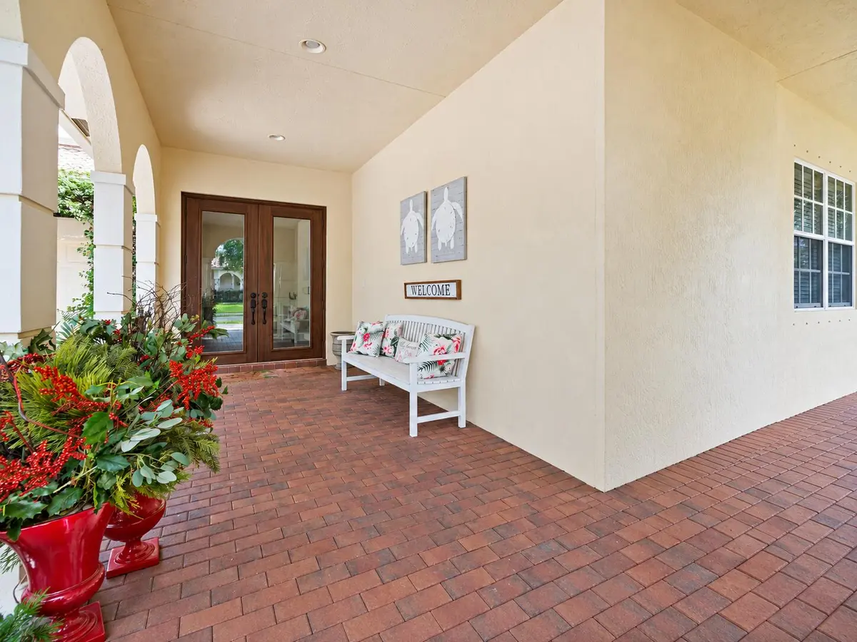 Front porch at 182 Via Veracruz, Jupiter