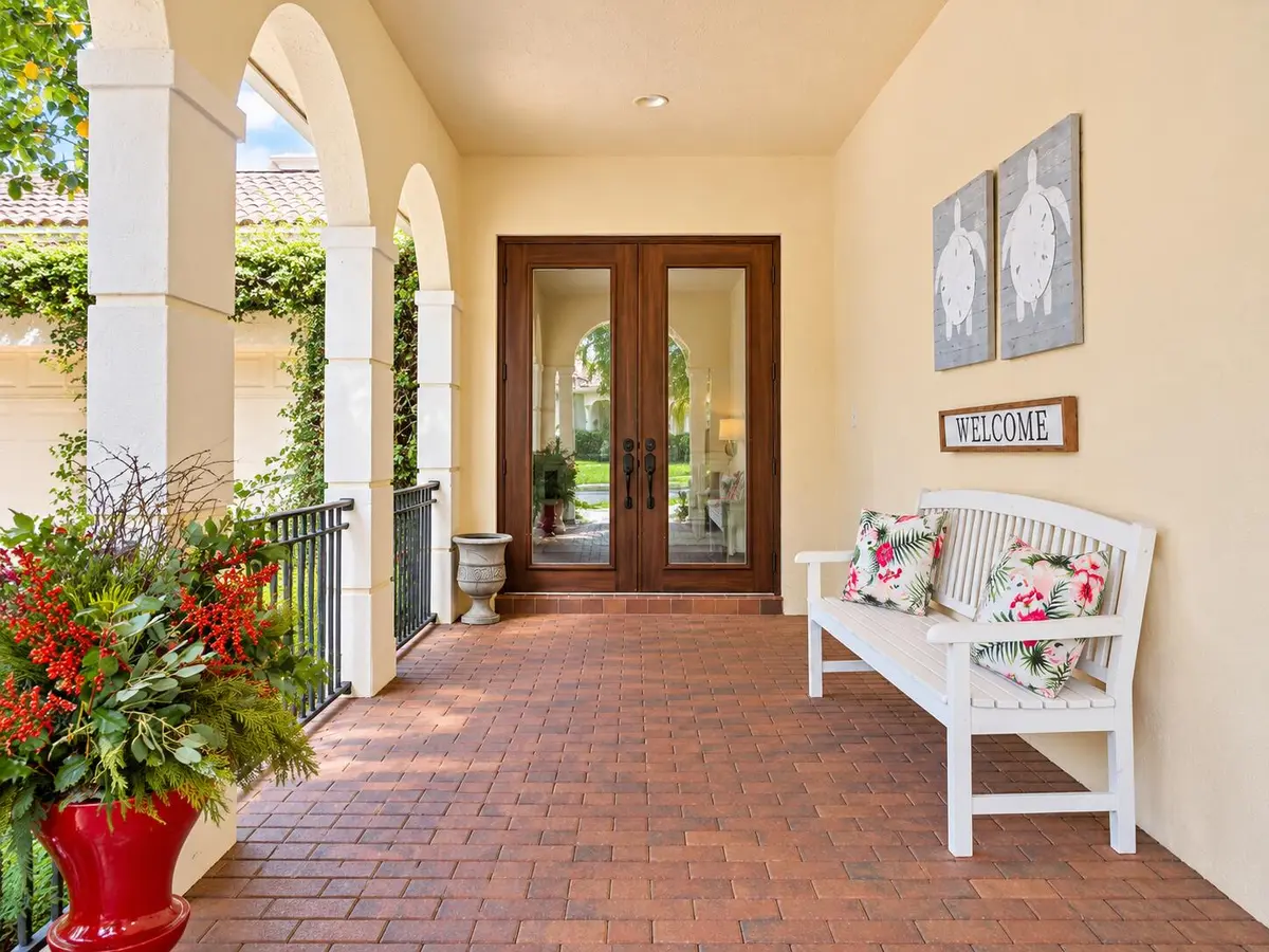 Front porch at 182 Via Veracruz, Jupiter