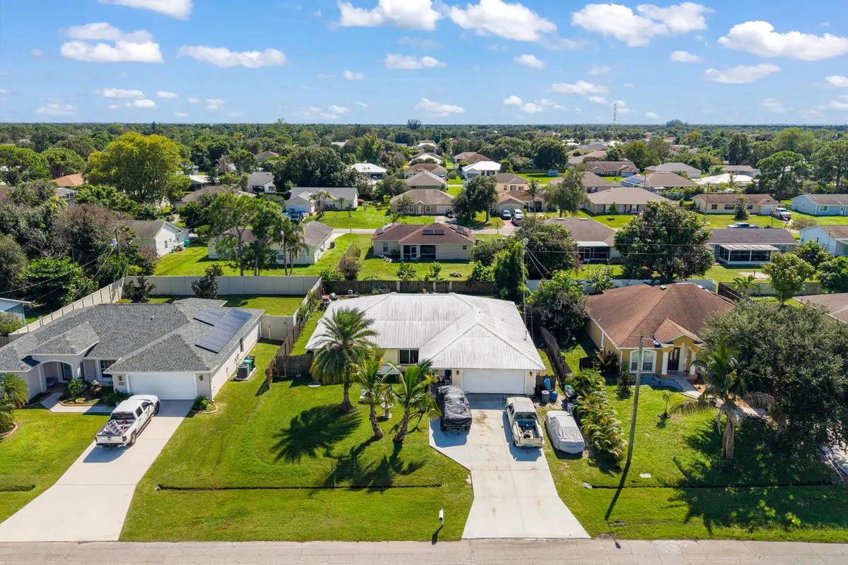 426 SW SEAFLOWER Terrace, Port St. Lucie, FL – photo 2