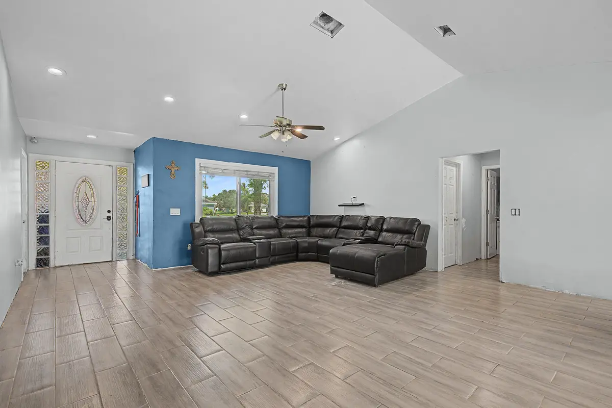 426 SW SEAFLOWER Terrace, Port St. Lucie, FL – photo 4