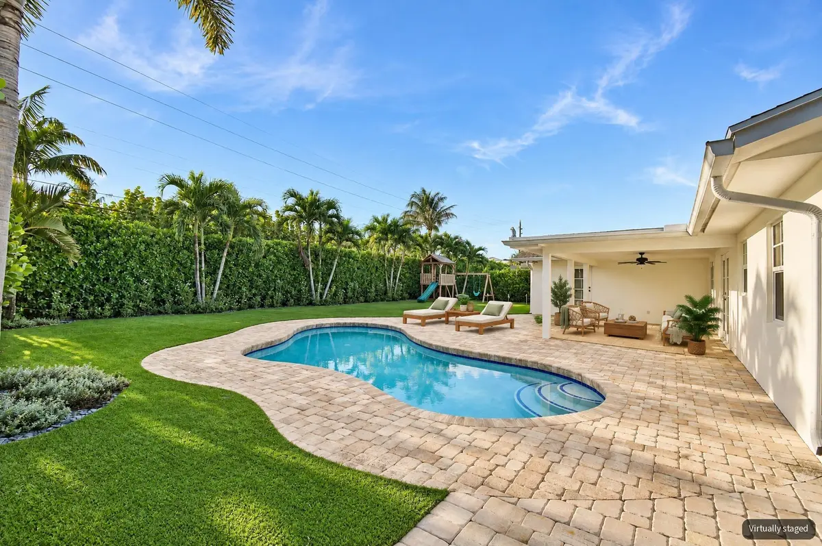 VirtuallyStagedPool at 215 GOLFVIEW Drive, Tequesta