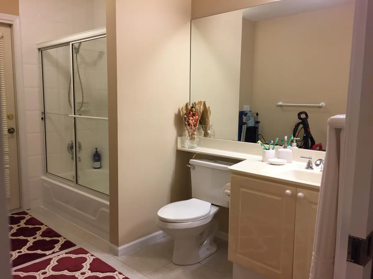 bath_guest at 14044 Aster Avenue, Wellington