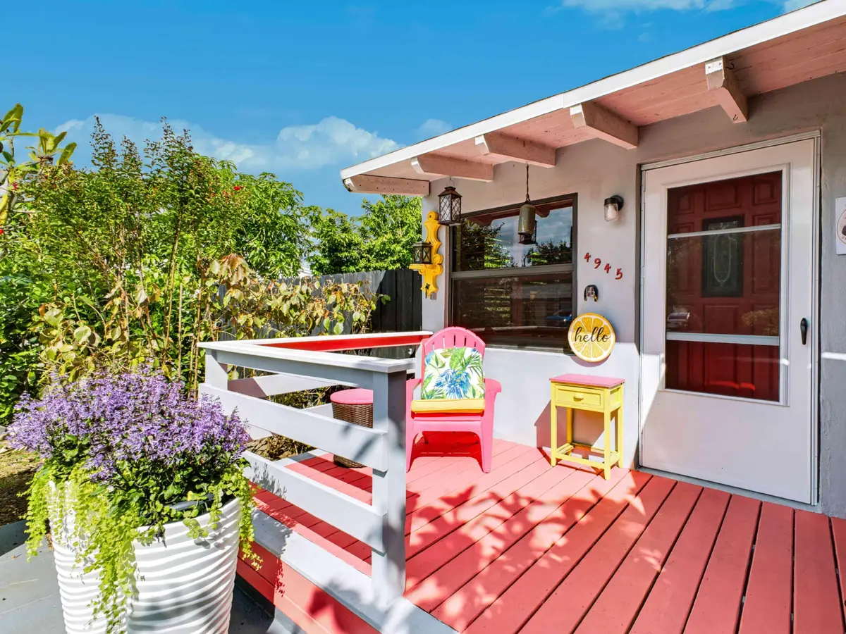Front Deck 2 at 4945 CANTON Road, Lake Worth