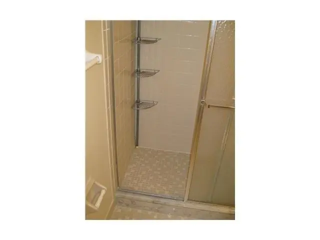 GUEST BATH SHOWER at 733 SE 1ST Street 310, Deerfield Beach
