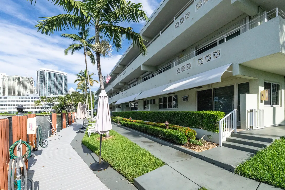 1000 SE 4th St Apt 117 Fort-print-042-03 at 1000 SE 4th Street 323, Fort Lauderdale