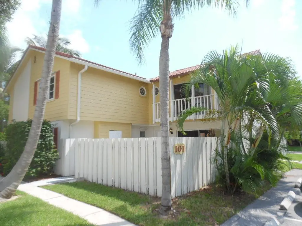 101 SEABREEZ FRONT at 101 SEABREEZE Circle, Jupiter