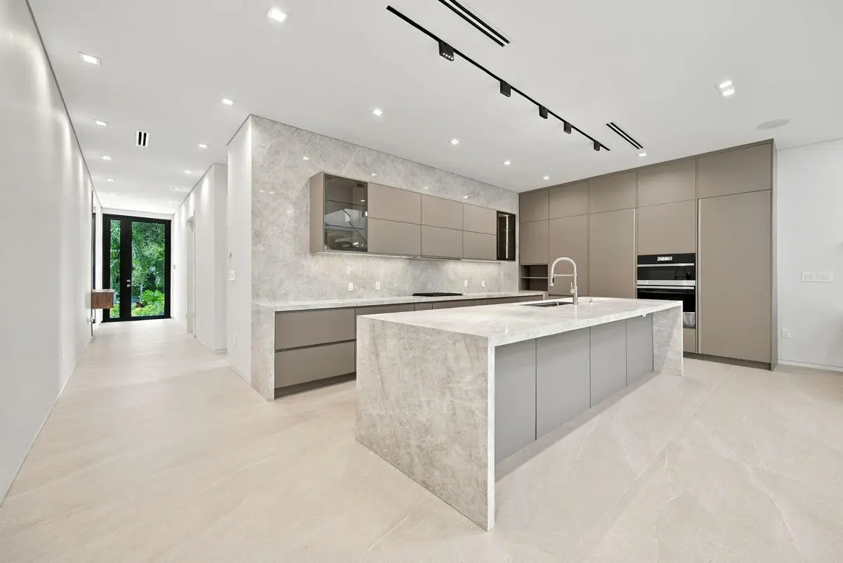 4-web-or-mls-1003-ne-3rd-st at 1003 NE 3rd Street, Fort Lauderdale