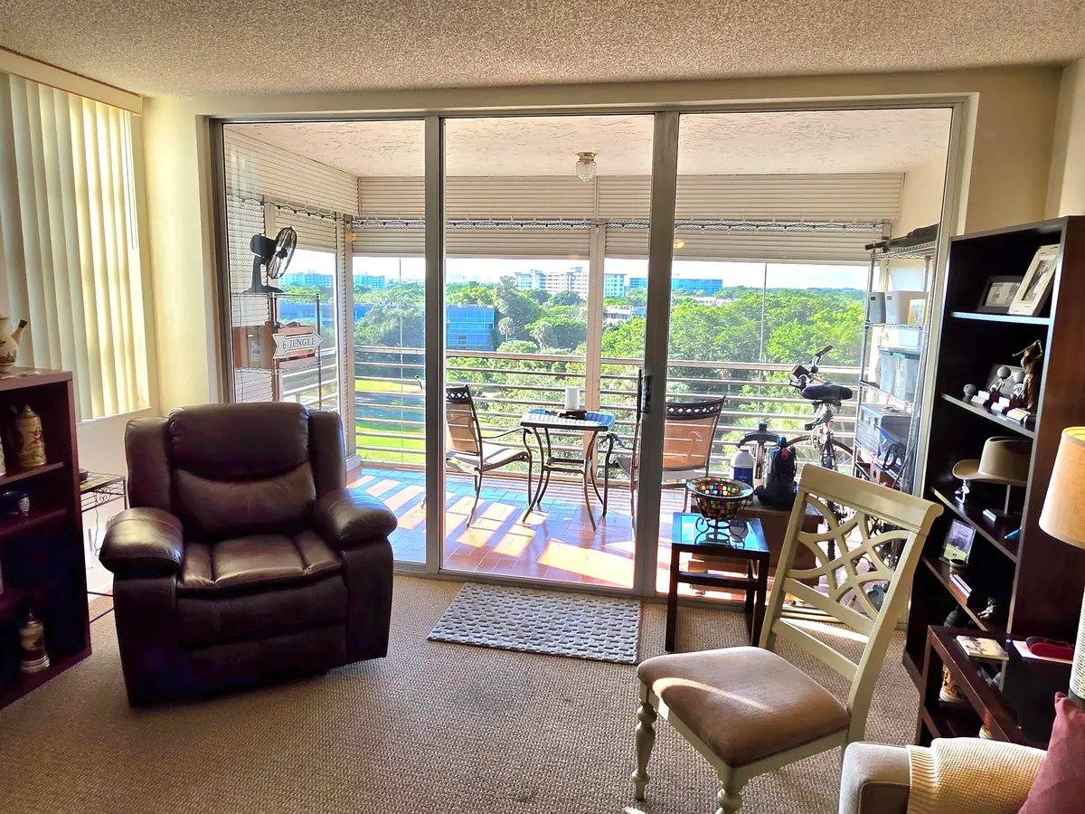 20261013_091544 at 3510 OAKS Way 807, Pompano Beach