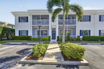 130 Cypress Club Drive 313, Pompano Beach – Condominium for sale