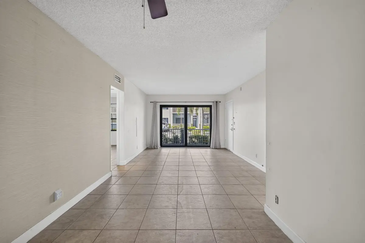 5-web-or-mls-8I8A1570 at 130 Cypress Club Drive 313, Pompano Beach