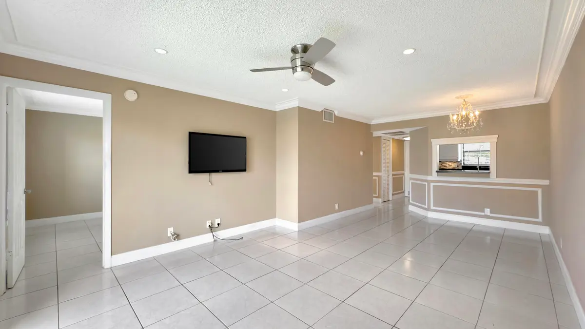 Living 2 at 21909 Lake Forest Circle 206, Boca Raton