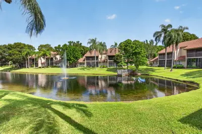 5731 Coach House Circle A, Boca Raton – Condominium for sale