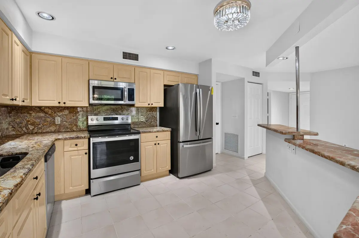 SS APPLIAMCES at 5731 Coach House Circle A, Boca Raton