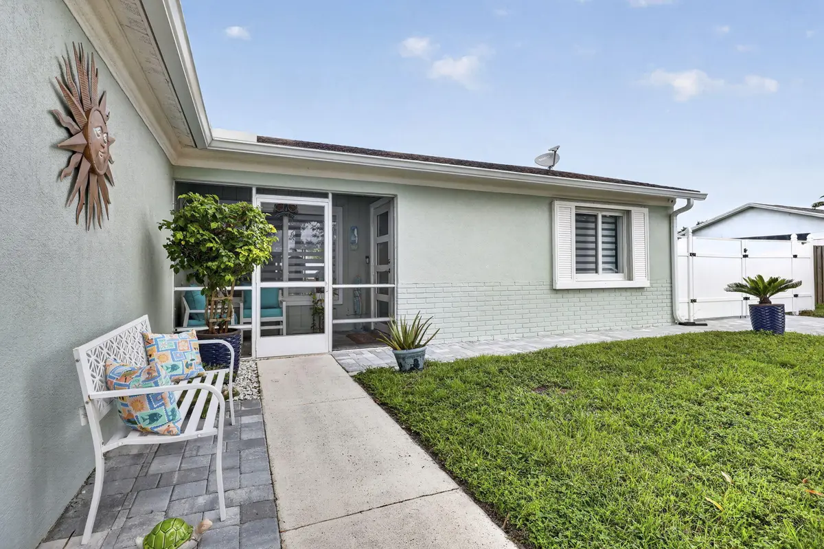 6-web-or-mls-BS1A6260 at 10145 Penzance Lane, Royal Palm Beach