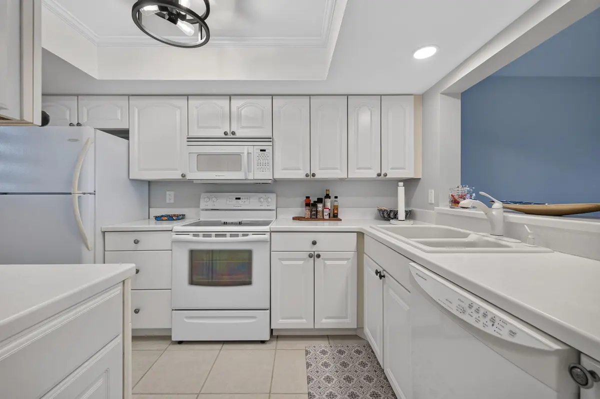 7-web-or-mls-3A5A6882 at 10152 S OCEAN Drive 213B, Jensen Beach