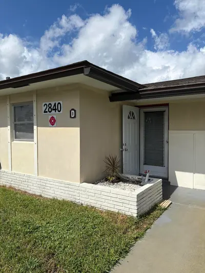 2840 Ashley Drive D, West Palm Beach – Condominium for rent