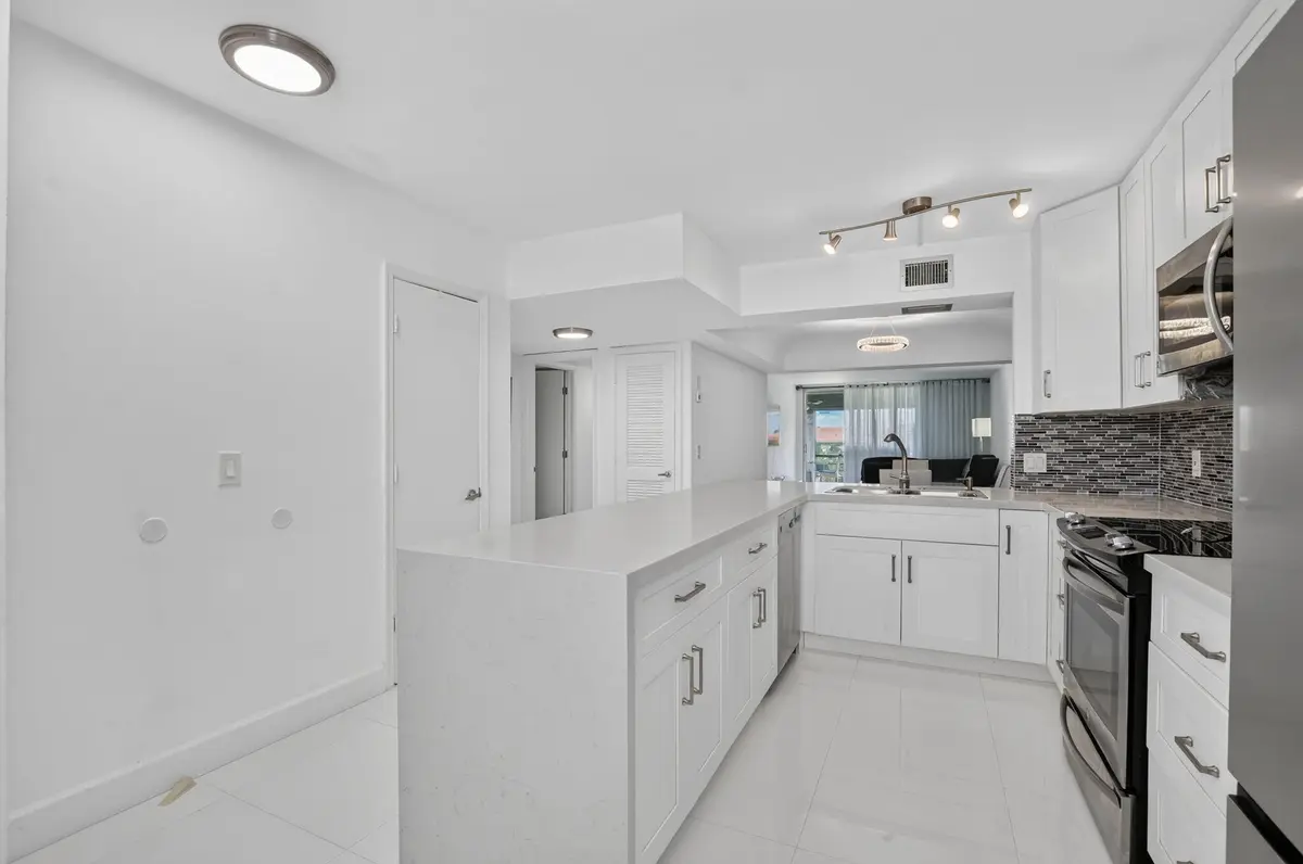 5-web-or-mls-DSC_5049 at 23099 BARWOOD Lane 308, Boca Raton