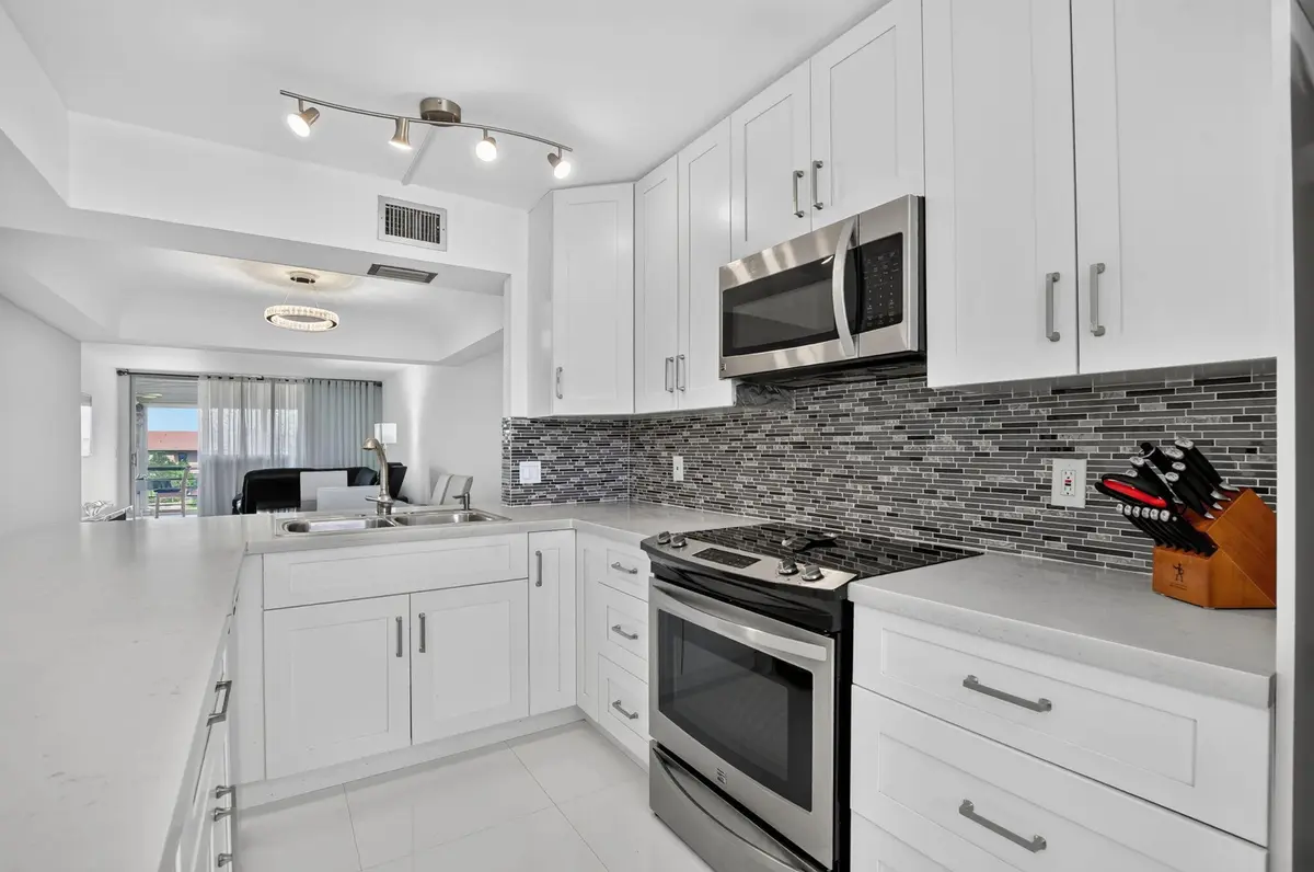 6-web-or-mls-DSC_5054 at 23099 BARWOOD Lane 308, Boca Raton