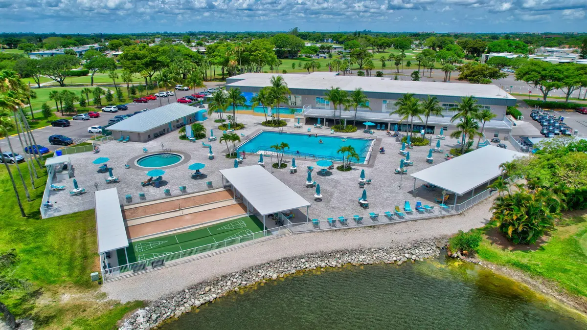 KINGS POINT FLANDERS POOL at 240 Burgundy, Delray Beach